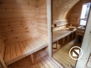 prosklení u sudové sauny