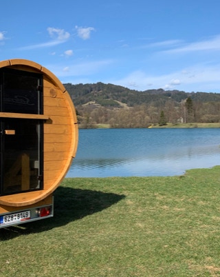 mobilní sauna u jezera